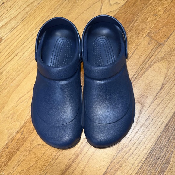Crocs Shoes‎ Mens 12 Navy Blue Work Clogs Non Slip Resistant Kitchen Comfort - Picture 2 of 7